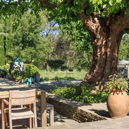 Domaine Du Clos D'alari-chambres D'hotes Au Milieu Des Vignes