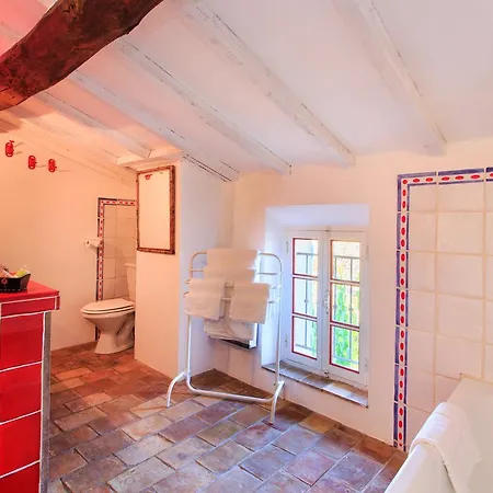 Domaine Du Clos D'alari-chambres D'hotes Au Milieu Des Vignes Saint-Antonin-du-Var