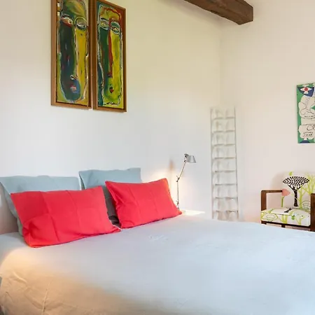 Domaine Du Clos D'alari-chambres D'hotes Au Milieu Des Vignes Saint-Antonin-du-Var